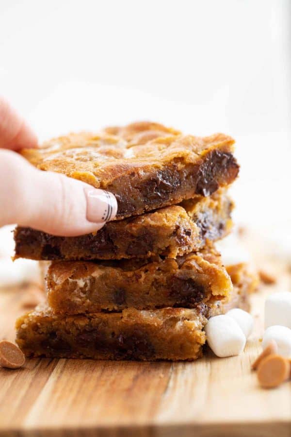 Butterscotch Blondies with marshmallows and chocolate chips