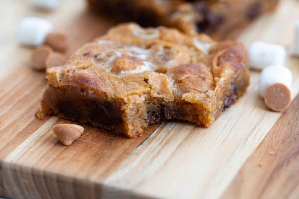 Texture of Marshmallow Butterscotch Blondies