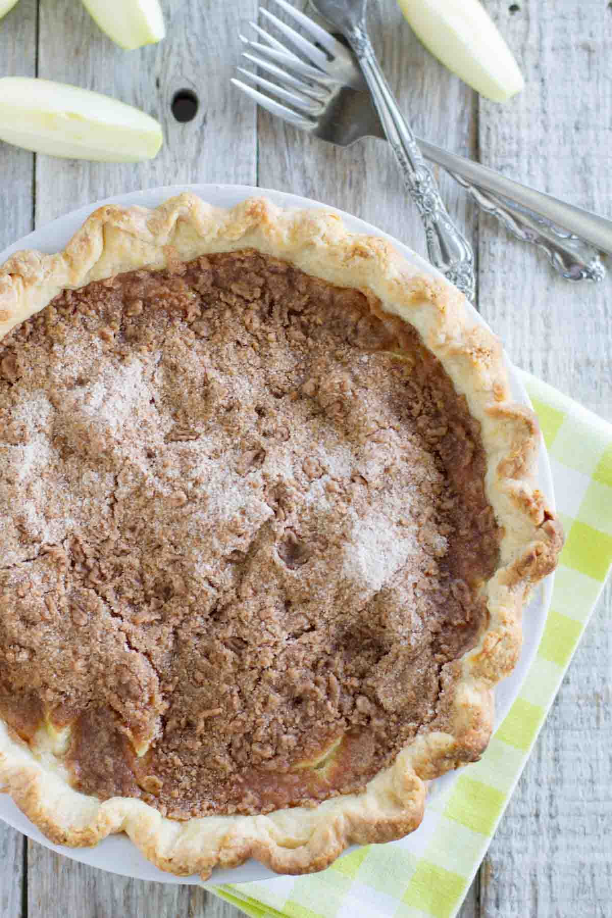 Whole Apple Pie with Crumble Topping