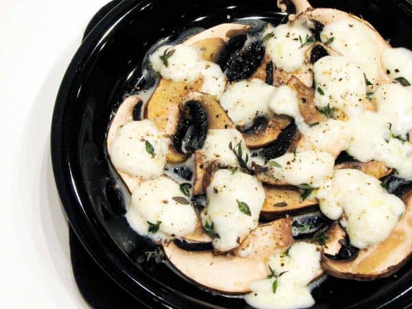 Sliced Mushrooms with Melted Mozzarella and Thyme