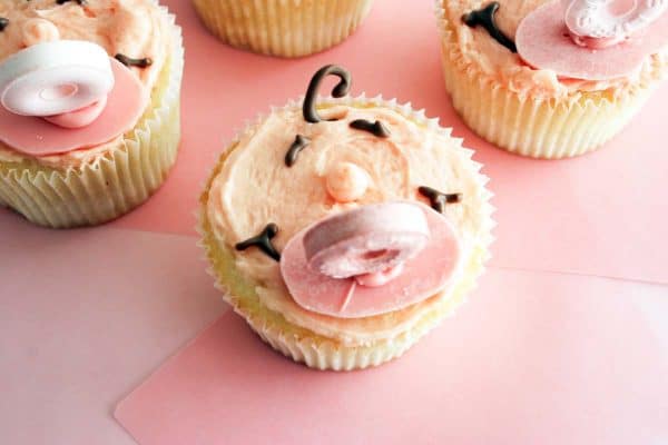 baby shower cupcakes