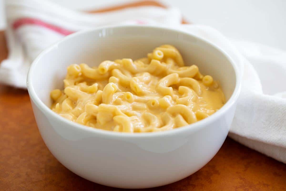 bowl of creamy mac and cheese