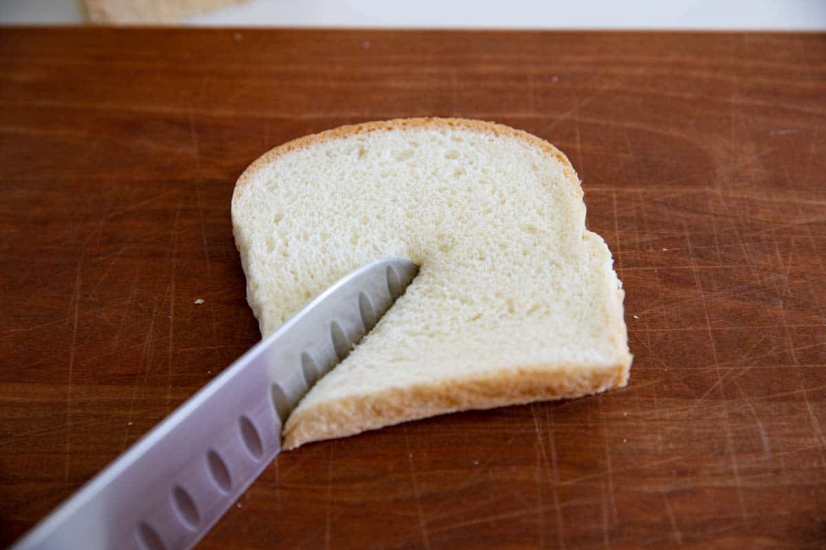 how to cut a slice of bread to put in a muffin tin