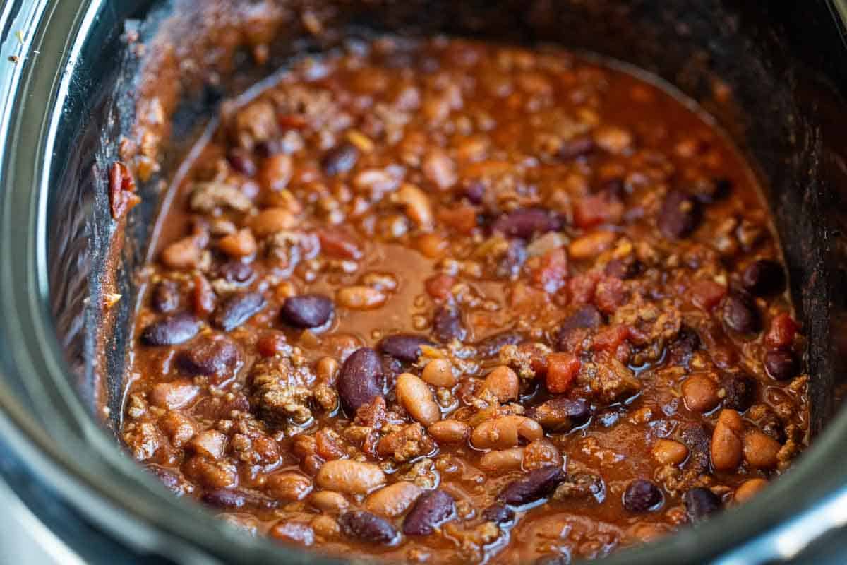 crock pot chili in the slow cooker
