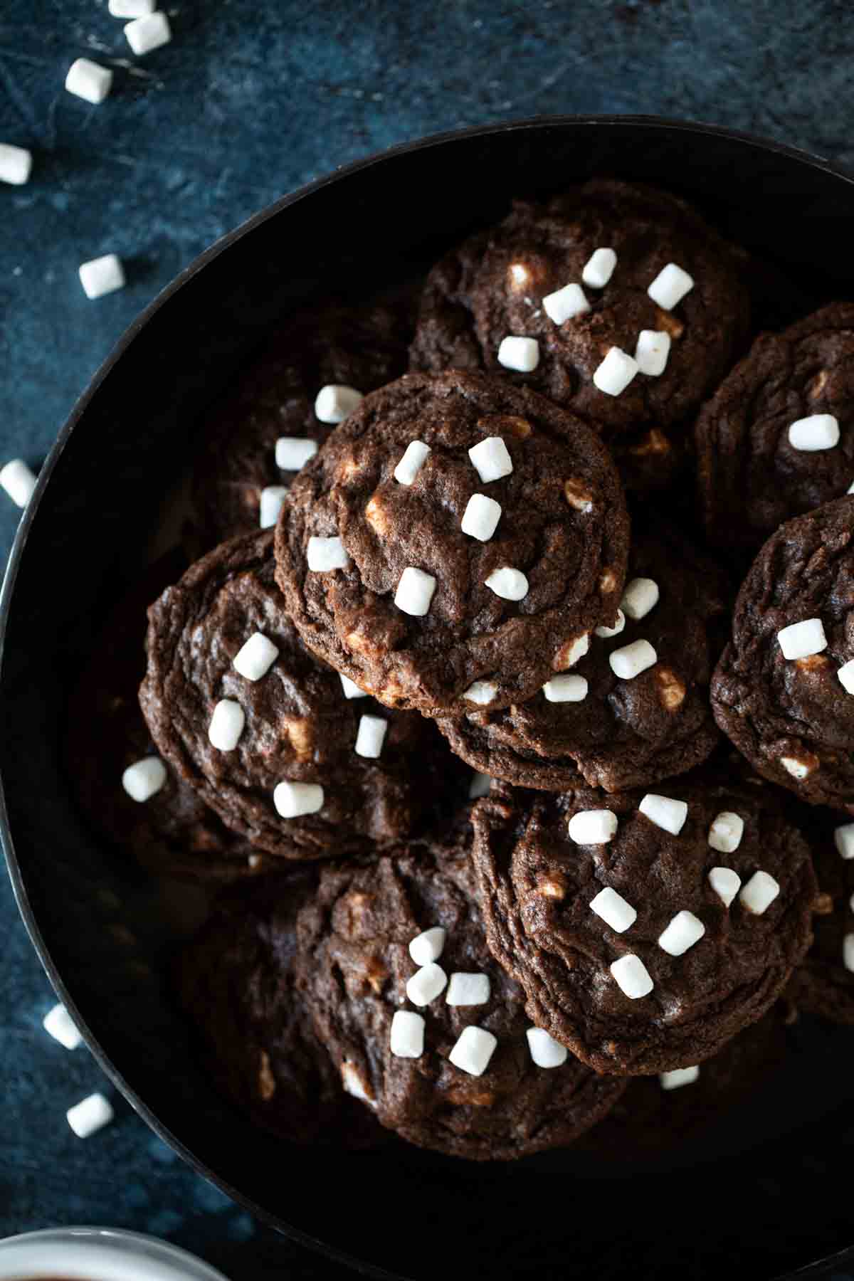 These Mini Meringues Are the Perfect Hot Chocolate Topper