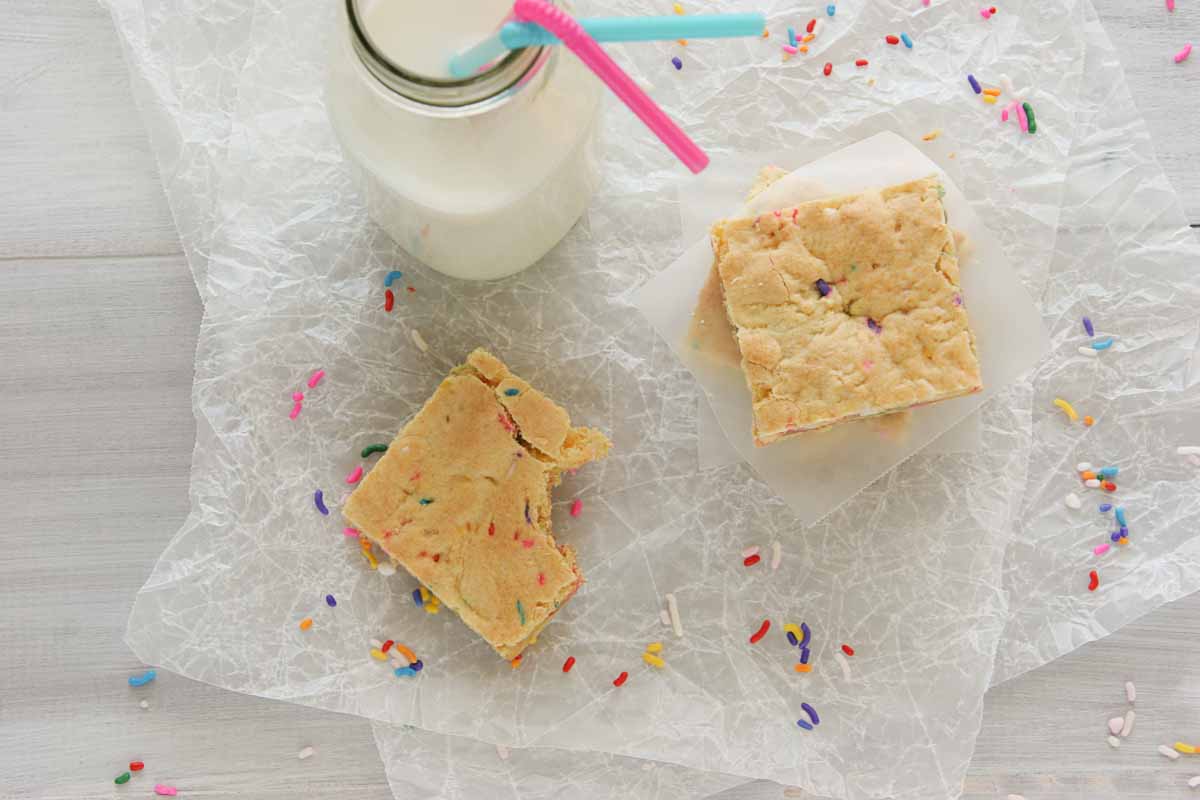 cake batter blondies with sprinkles