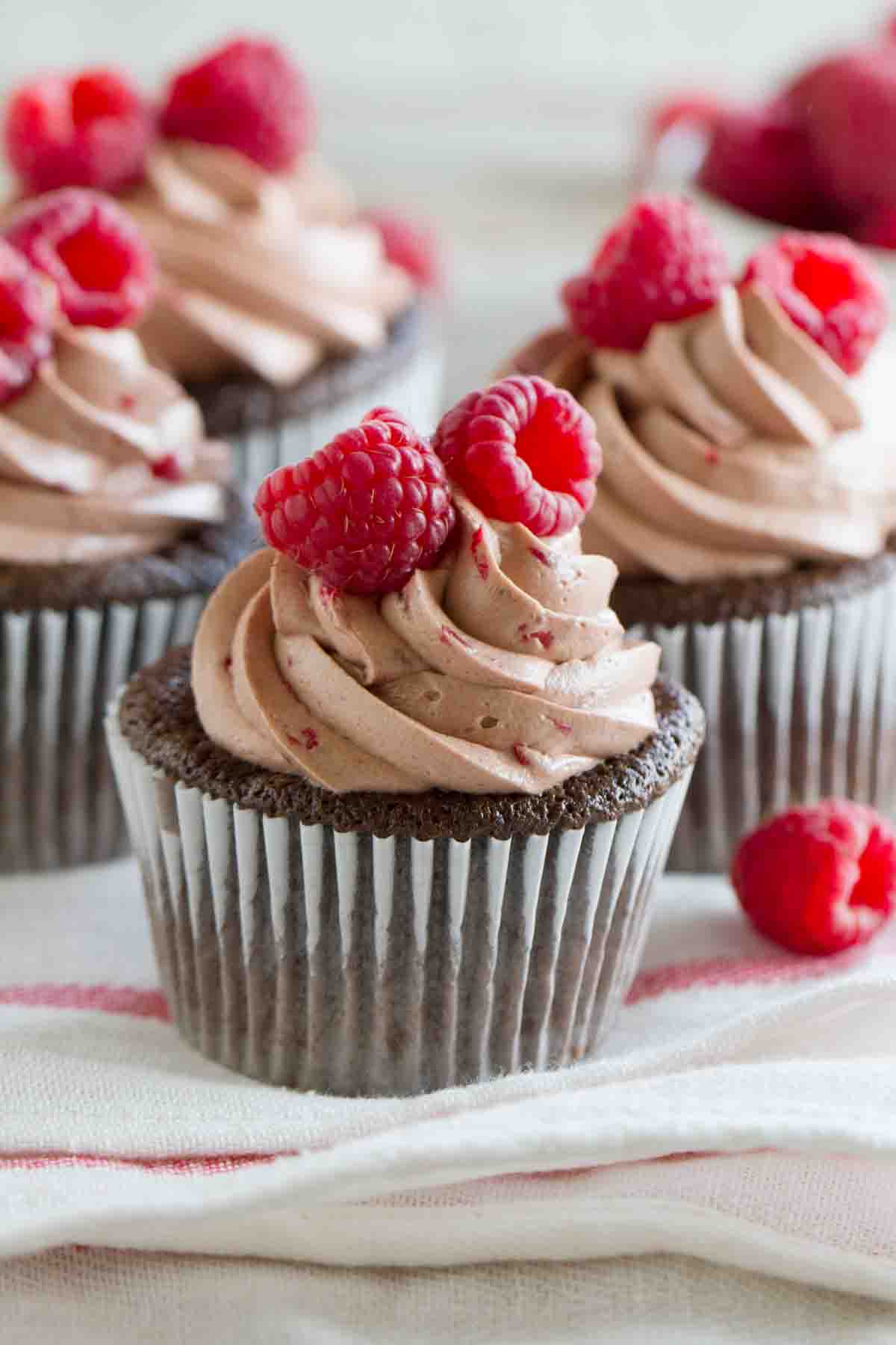 Eggless Chocolate Cupcakes - Vegan Recipe - Taste and Tell