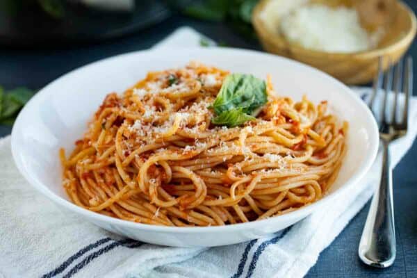 Garlic Spaghetti - Taste and Tell