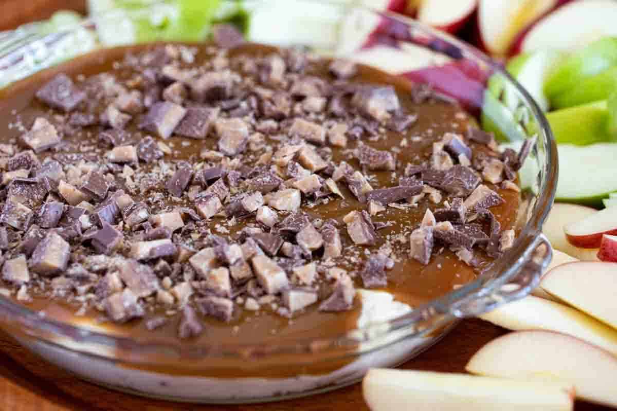 Caramel Apple Dip in a glass pie plate.