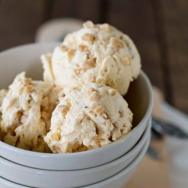 No churn pumpkin ice cream with toffee pieces.