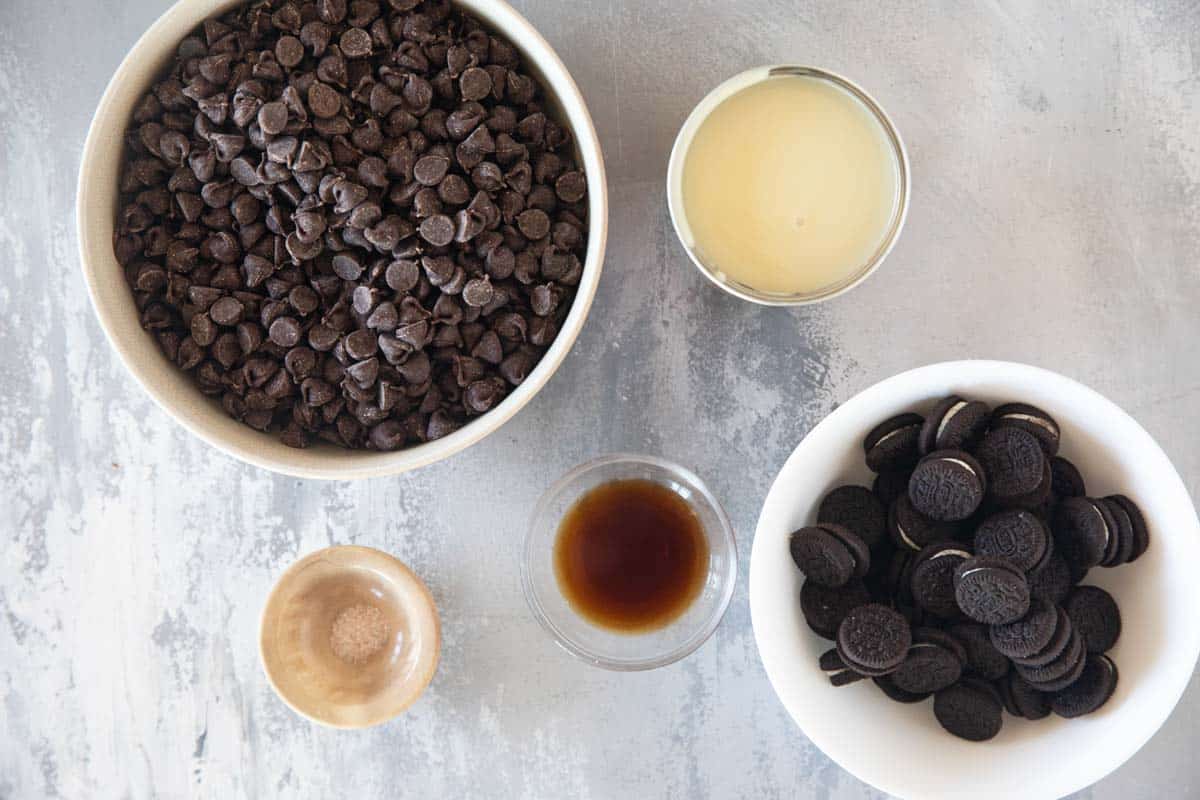 Ingredients for Oreo Fudge.