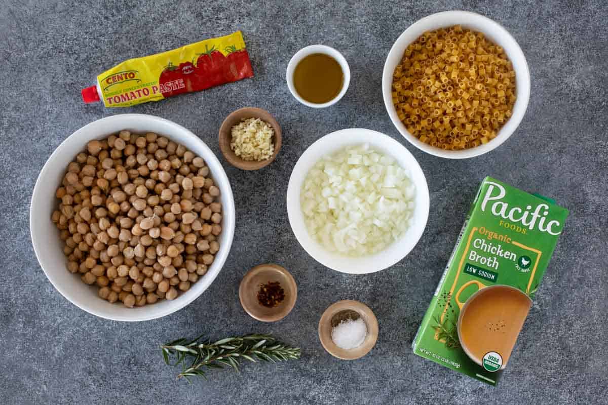 Ingredients for Pasta with Chickpeas.