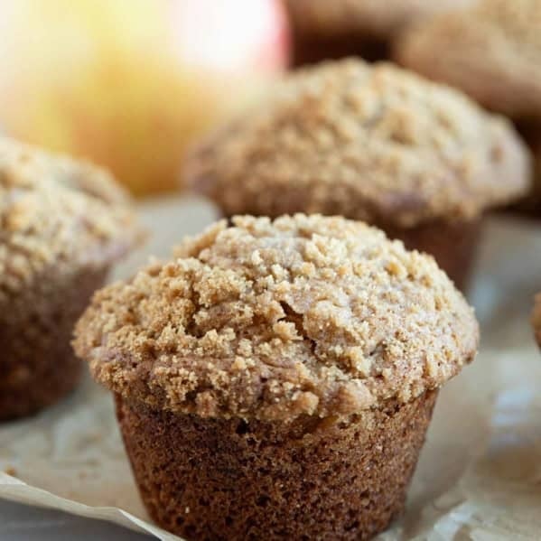 Apple cinnamon muffins with crumb topping.